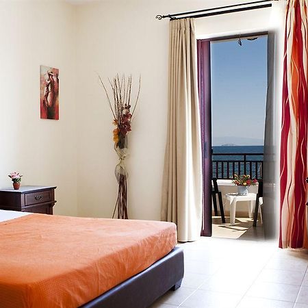 Laza Beach Inn Hotel Skála Extérieur photo